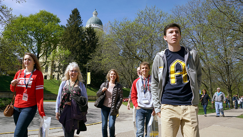 A campus tour in action