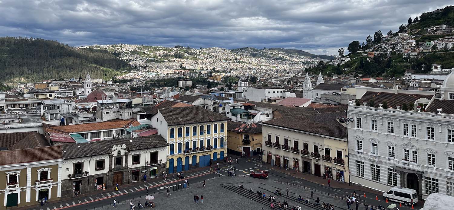 Ecuador view of city and mountains