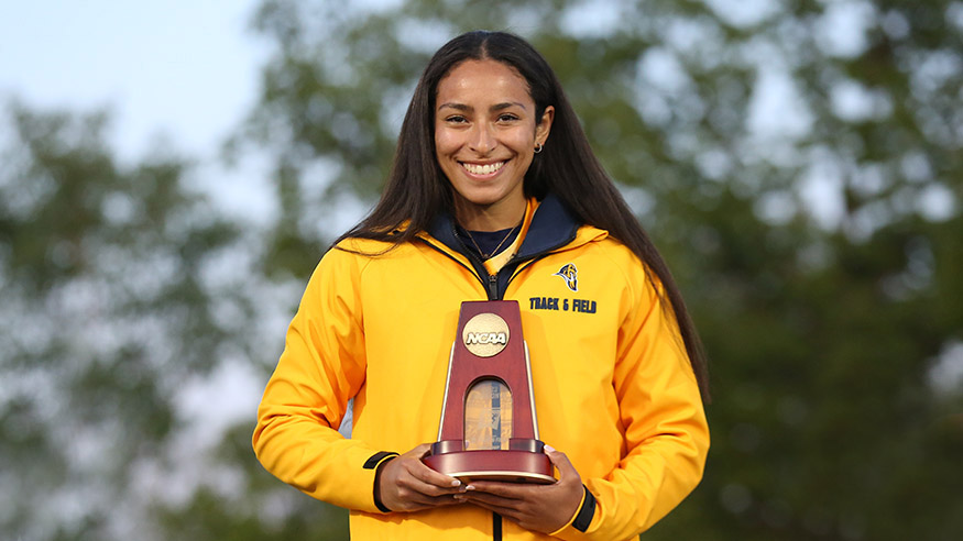  Gabriela Loiz '23