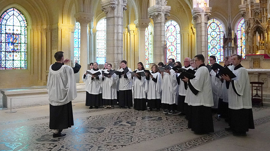 Newell conducting in France