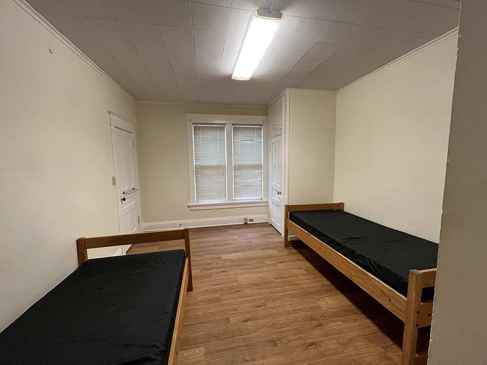 Roslin A bedroom