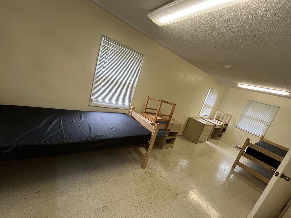Tyr bedroom