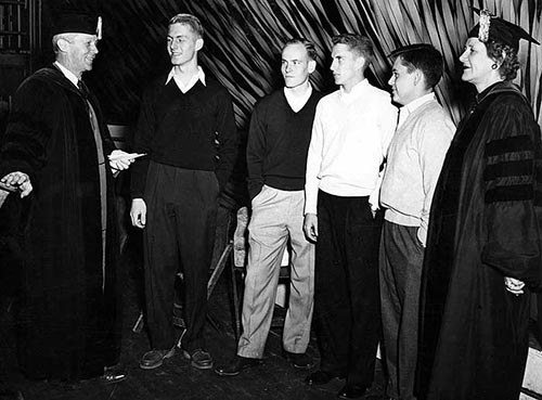 President Bergendoff and Henriette Naeseth with Phi Beta Kappa initiates (date unknown).