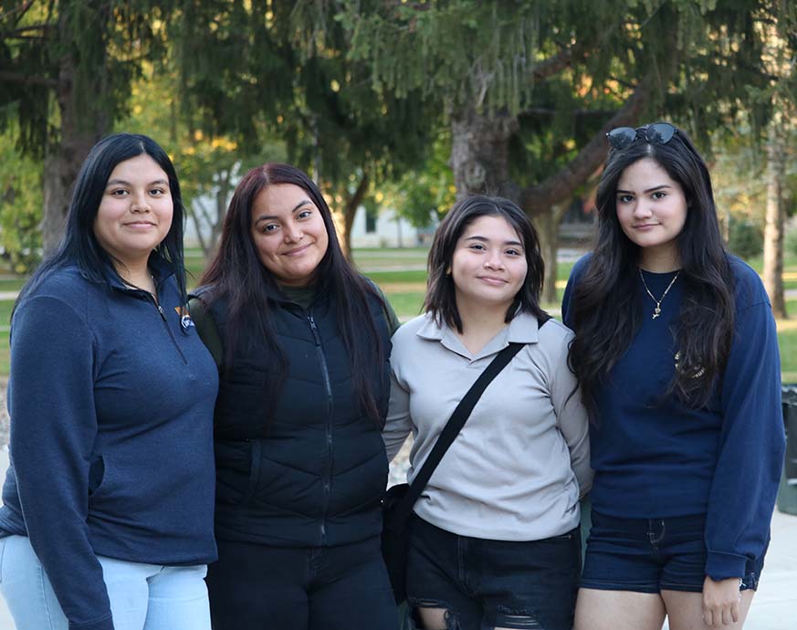 students at picnic