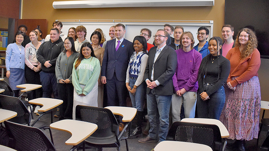  Estonian Defense Minister Hanno Pevkur with students