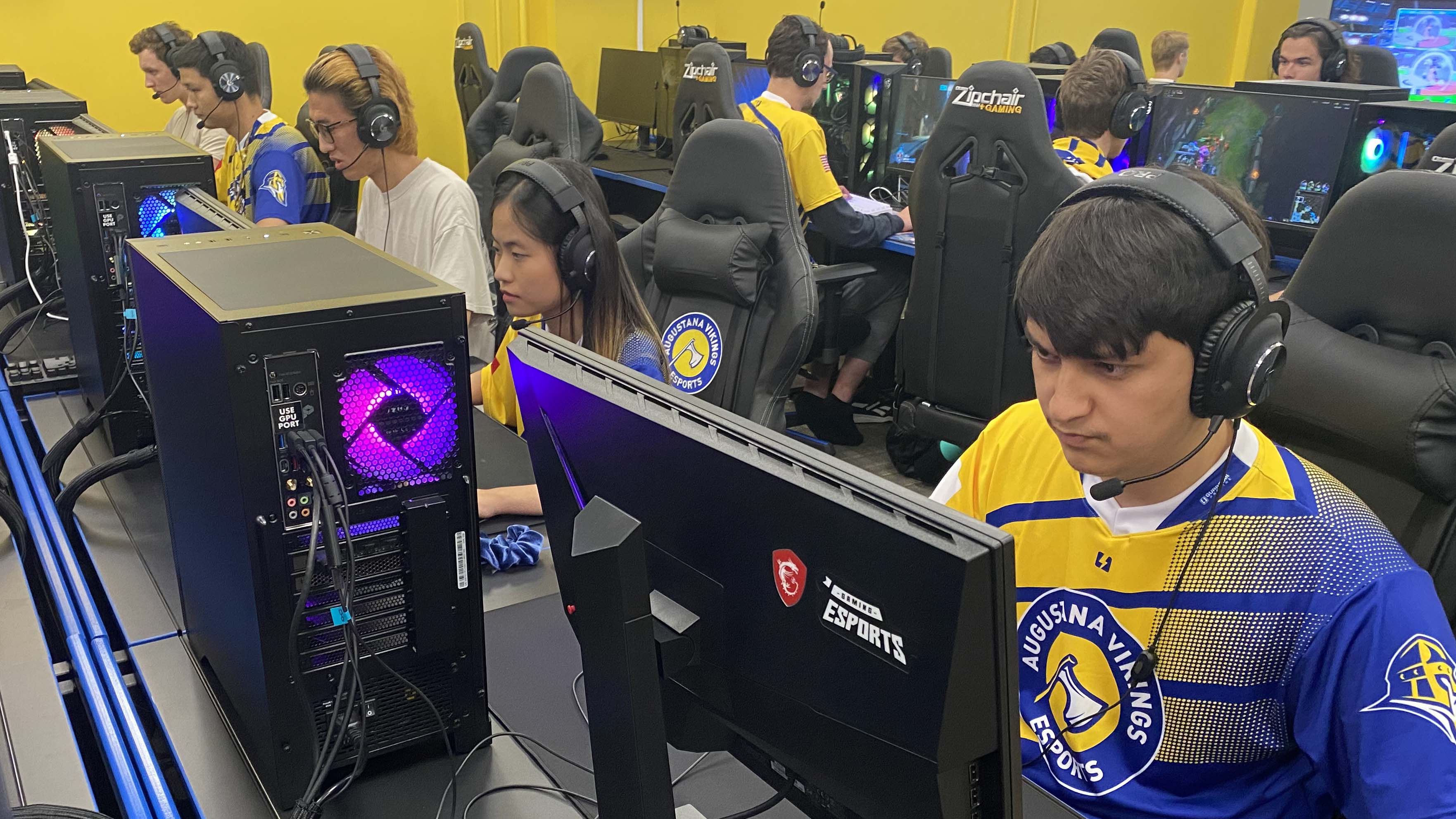 Augustana Vikings esports team practicing