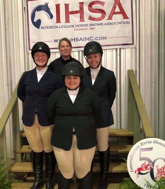 Augustana Hunt Seat Equestrian Team 