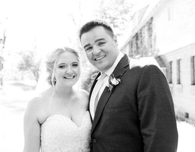 Augie Sweethearts Katherine And Erik Johnson Class Of 2014 