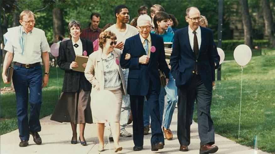 Book-carriers from Denkmann to the new Library May 12, 1990